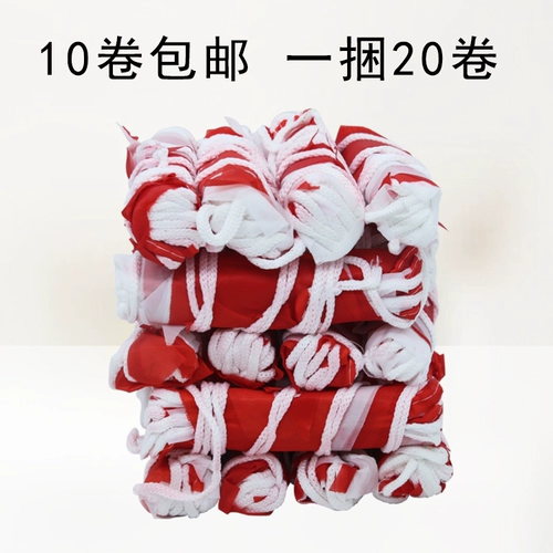 Красный и белый треугольный флаг Стройный площадка Изоляция красного и белого флага Строительственного флага Флаг предупреждения о зоне изоляции красной и белой полосы зоны