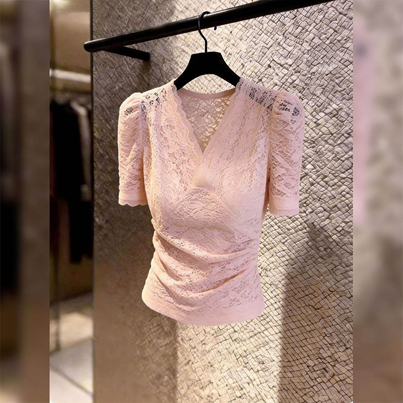 French-Style High-End Classic Gentle Lace Puff Sleeve V-Neck Top 2026 Summer Design with a Niche and Elegant Vibe French-Style High-End Classic Gentle Lace Puff Sleeve V-Neck Top 2026 Summer Design with a Niche and Elegant Vibe
