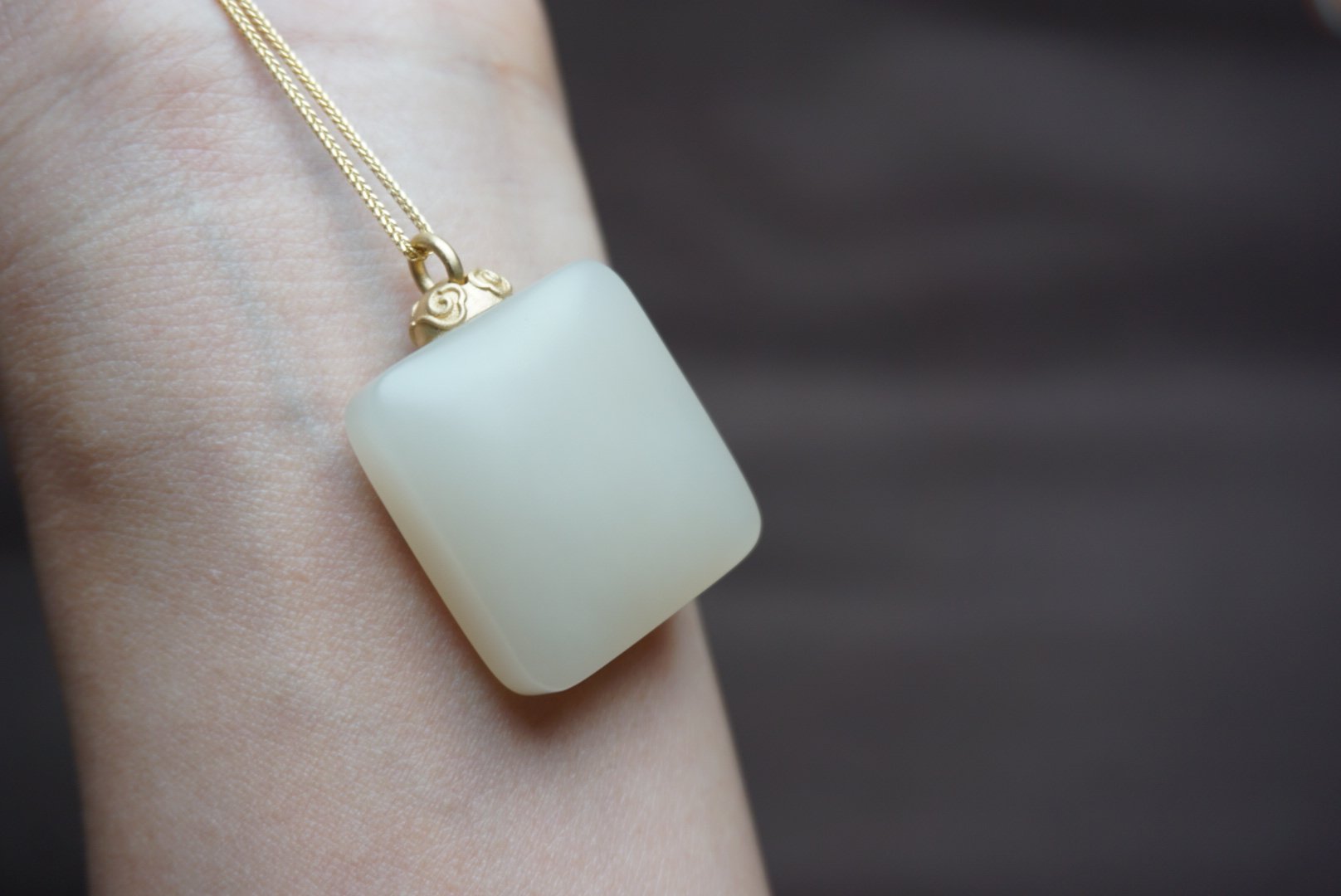 Hetian jade Qinghai material pendant safety card