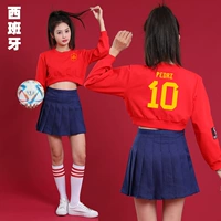 Синяя юбка в складку, носки, Испания