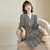 FENPERATE early autumn 2021 New retro light luxury pastoral wind hanging feeling plain elegant style V collar chiffon skirt female