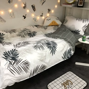 Bộ đồ giường IKEA Bắc Âu bốn bộ in lưới màu đỏ 1,5m chăn ba bộ ký túc xá sinh viên