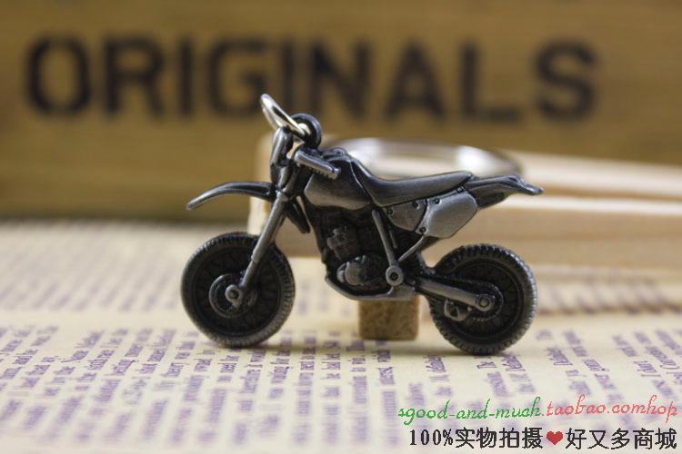Cross Country Small Locomotive Model Pendant Key Buttons Cute Personality Male Men's Key Circle Creative Retro Metal