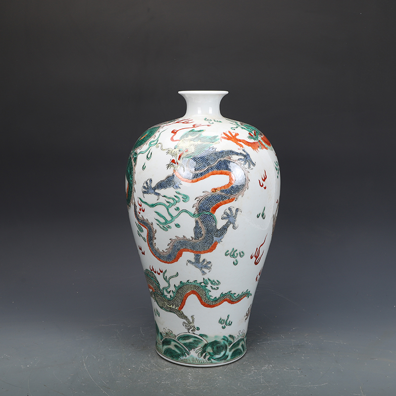 康熙年製紅綠彩龍鳳紋梅瓶 康熙年製紅綠彩龍鳳紋梅瓶 康熙年製紅綠彩