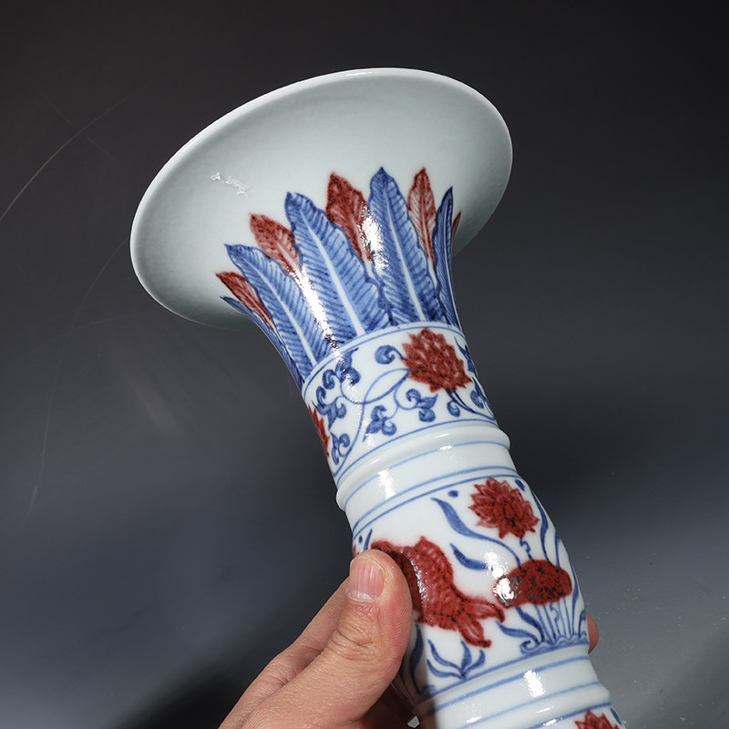 大明宣德青花釉里红鱼藻纹花觚一对：穿越时空的艺术珍品，古董 『明