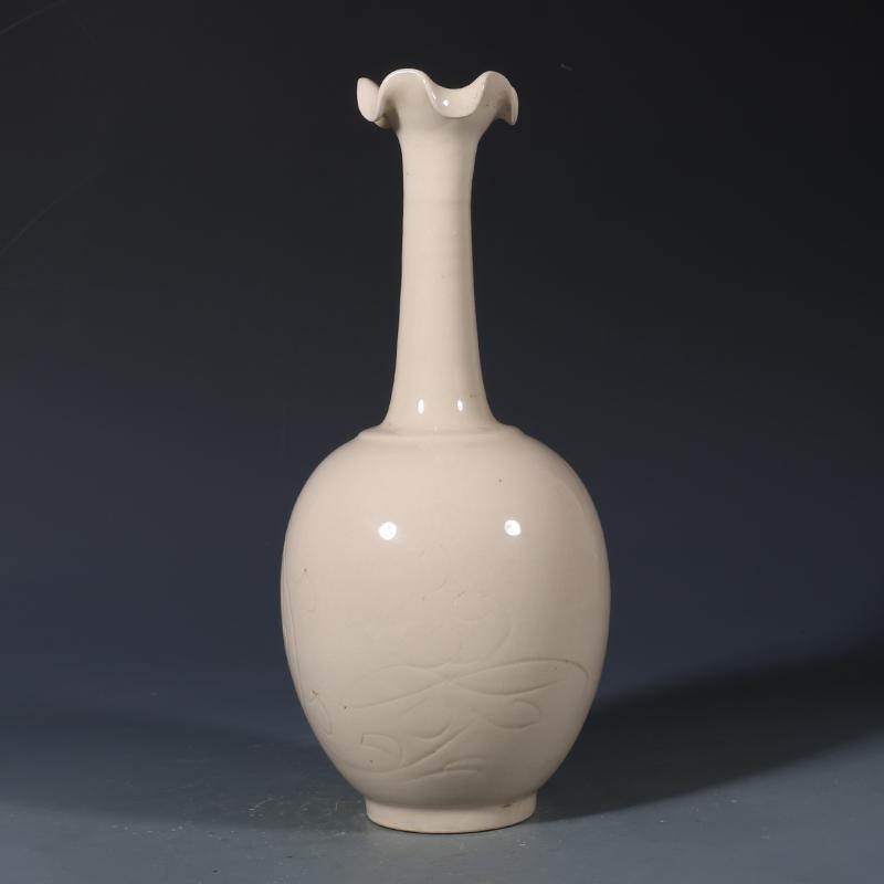 宋代 定窑 包口刻花卉纹盘口瓶 陶芸 文房具 置物 古美術 花瓶 禮品 年代物 中国 宋時代 定窯白磁 细陰刻花卉文瓶 陶芸古美術 。 - メルカリ