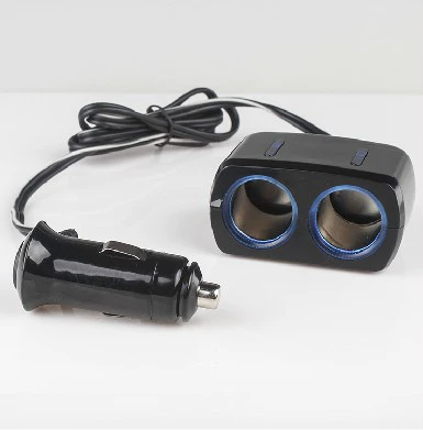 Автомобиль линии удлинителя использует одну точку, два питания, один перетаскивание на небольшой короткой вилке, автомобильная сигарета LIGHET TWO DOOCKET 1-2