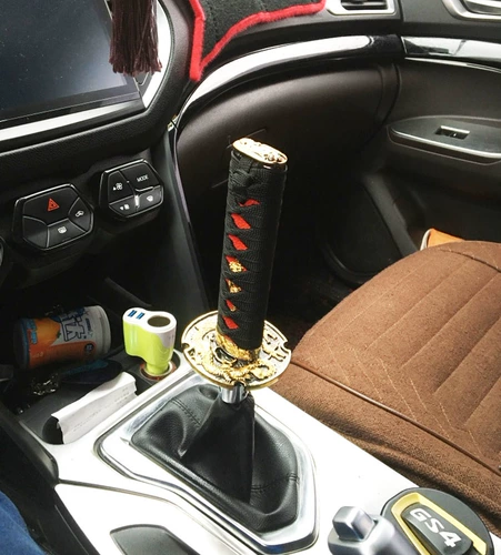 Автомобиль с механизмом автомобиля для изменения модифицированной головы передачи, удлинил ряд щита персонализированной самурай