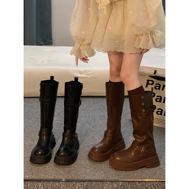 Женские длинные сапоги из искусственной кожи Jia Bu; новинка 2025 года; осенние коричневые высокие сапоги; рыцарские сапоги Maillard; ботинки Martin на толстой подошве