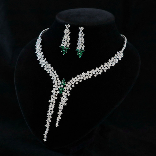 High-End New Jewelry, Light Luxury Zircon Evening Dress Accessories, Wedding Jewelry Necklace and Earrings Two-Piece Set with Silver Needle