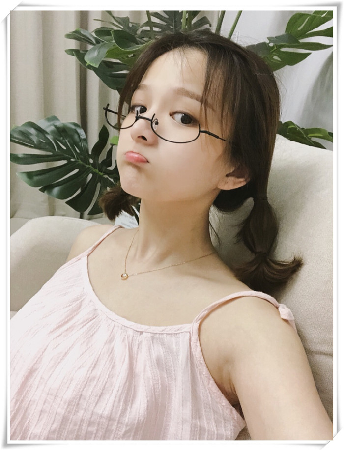 Kính nửa khung dưới khung hình lõm nữ yếu tố thứ cấp không có ống kính khung kính màu đỏ nữ sản phẩm thiển cận có độ mắt kính rayban
