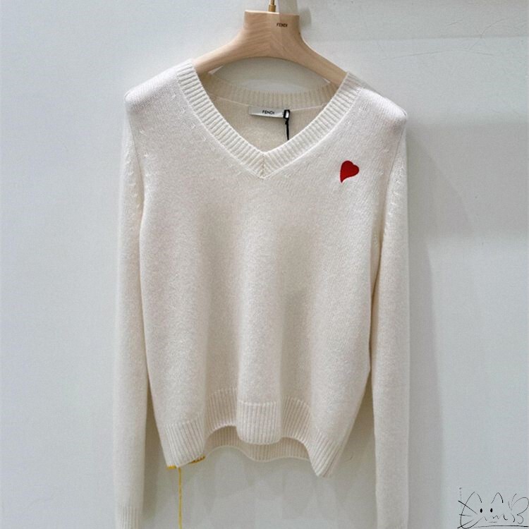 Fendi/Fendi New Classic Embroidered Letter Heart Pattern Color-Blocked Raglan Sweater for Men and Women Fendi/Fendi New Classic Embroidered Letter Heart Pattern Color-Blocked Raglan Sweater for Men and Women