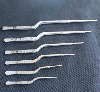 Medical clinicians use stainless steel firearm tweezers to clear the ear-nasal tweezers of the ear-tube tweezers