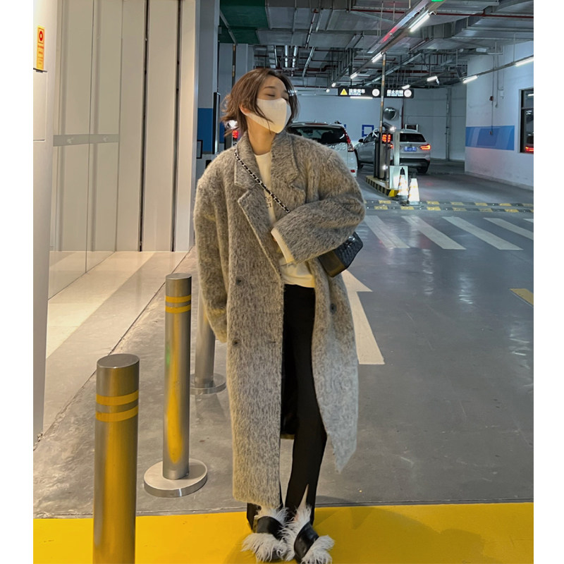 What about the son-in-the-coat woman's mid-2022 autumn winter new grey suit thickened with a knee Inn wind fur coat tide 