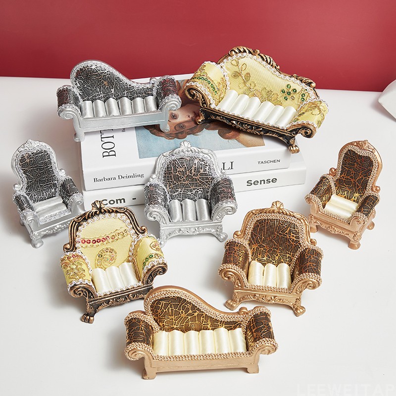 Buddha's card dedicated to Terri Soldiers Doll Seat Earrings Ring Earrings Containing Box Resin Handiwork Sofa Pendulum-Taobao