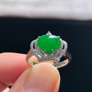 Grade a jadeite 18k gold diamond drop crown ring