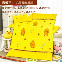 Светло-желтый