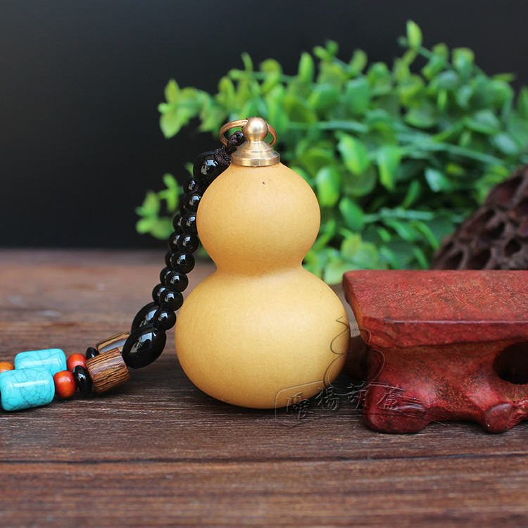 Natural open small wine gourd snuff bottle hand twist antique gourd hanging decoration carry-on water Wen play hand handle powder