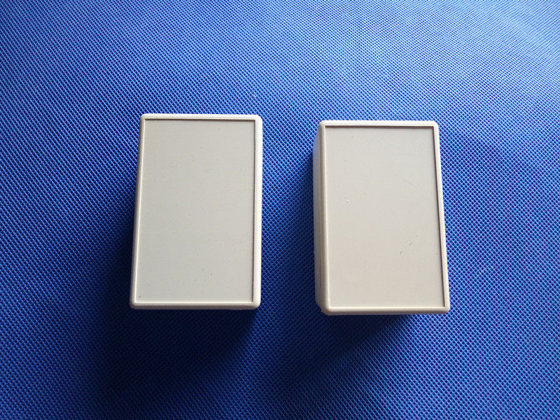 Plastic case Electronic hand-held outer box Self-locking junction box shell electronic instrument box:70*45*30