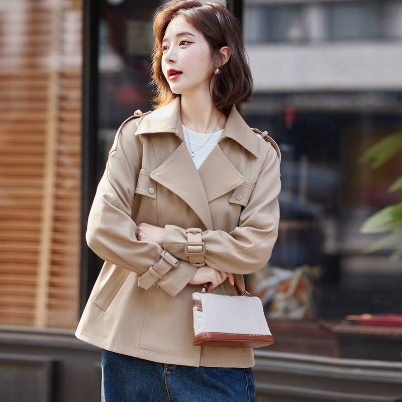 Short Blazer with a Suit Collar, Double-Breasted, 2026 Spring New Style, Waist-Cinching, High-End, Versatile and Elegant Top for Women