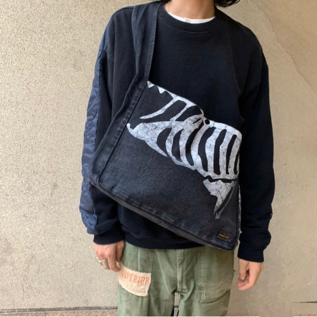 新品 KAPITAL 24AW 刺繍入り中綿ジャケット 平田和宏 3サイズ 黒 溫酒KAPITAL 平田和宏日系復古做舊骨頭男女同款單肩斜挎郵差包|男士包