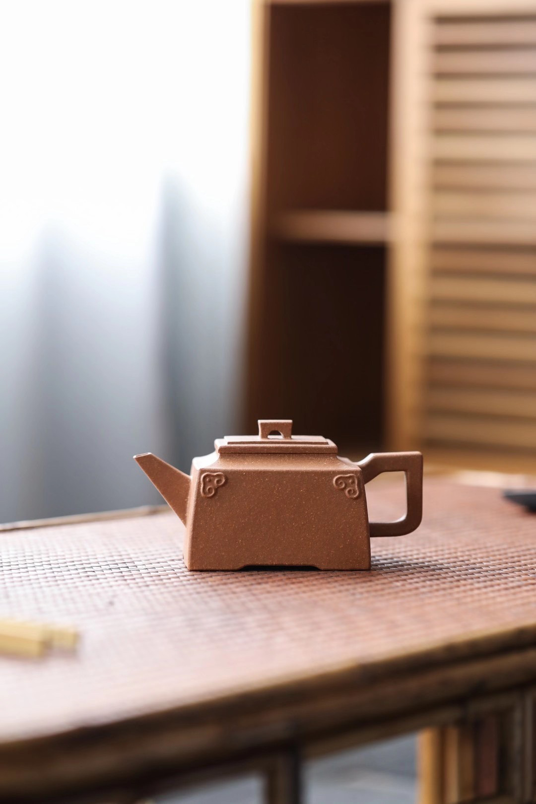 Taoying sand art Yixing original mine purple sand craft making pot famous all hand-made Kwai yellow section mud Ruyi lifting square 270CC