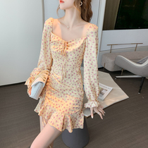 European station womens 2020 autumn new drawstring French retro square collar sweet first love floral long-sleeved dress