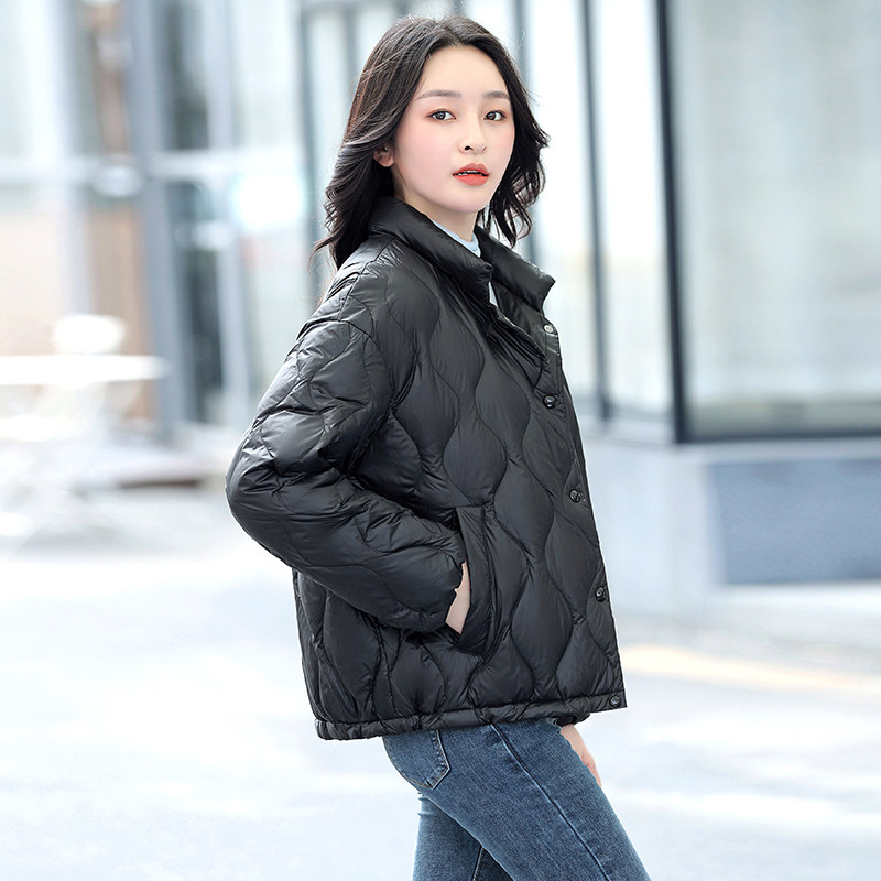 Duck duck down women's short 2022 winter new thin and light small diamond-shaped white duck down black jacket