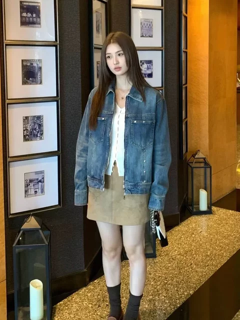 Cangmei Women's Fashion - Denim Jacket with Turn-Down Collar and Zipper Pockets (It's Recommended to Order a Size Larger!)