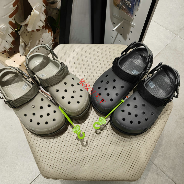 Crocs Summer Men's Shoes Turbo Wilderness Closed-Toe Anti-Collision Outdoor Clogs Beach Sandals 214215