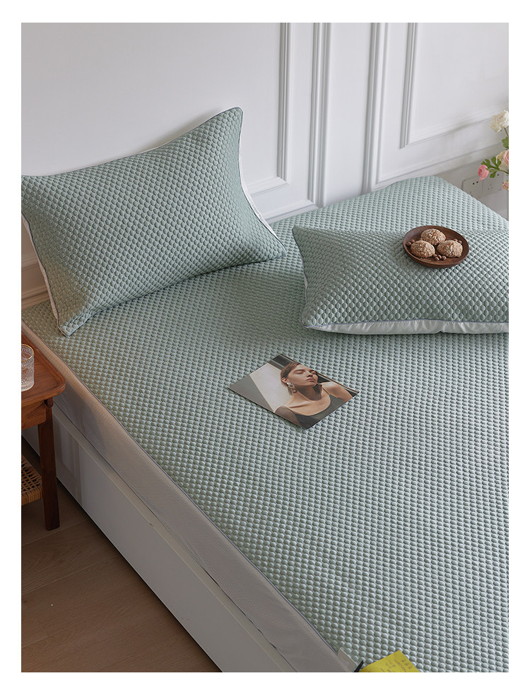 Класс A 2026 новая модель прохладный набор циновок из трех предметов из ледяного шелка летний матрас с простыней на резинке машинная стирка мягкая циновка для кондиционера