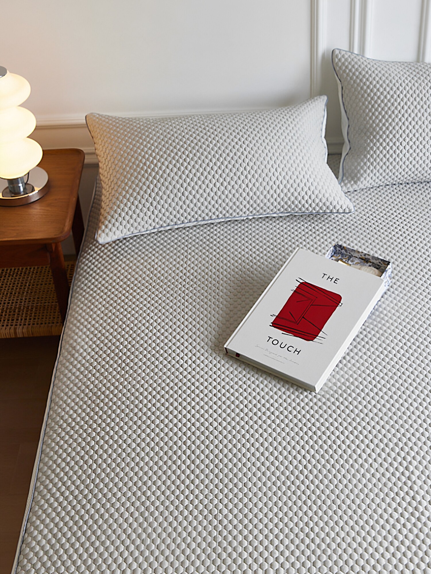 Класс A 2026 новая модель прохладный набор циновок из трех предметов из ледяного шелка летний матрас с простыней на резинке машинная стирка мягкая циновка для кондиционера