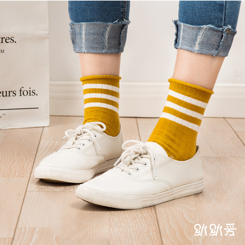 Cao su gió ống vớ nữ vớ thủy triều Phiên bản Hàn Quốc mùa thu đông của người mẫu sọc cá tính sọc chồng chất vớ mạng thủy triều đỏ tất vớ