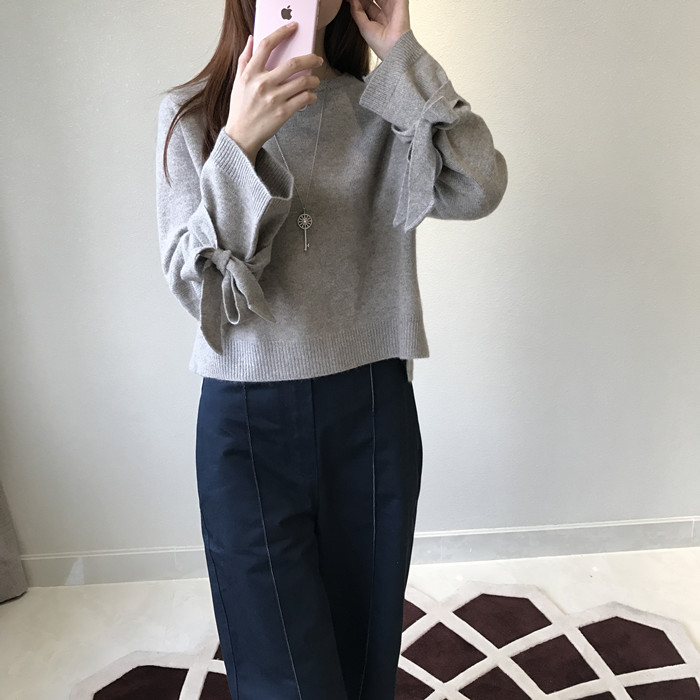 真心喜欢的款式！宽松慵懒随性  袖口绑带设计 短款羊绒针织衫女