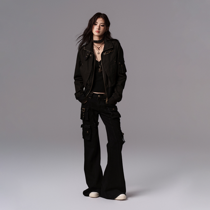 Low Pixel Black Stand-Up Collar Work Jacket with Retro Epaulettes, Slim Fit, Waist-Cinching, Short Style for Women