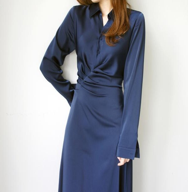 Midnight Blue Matte Satin Waist-Cinching V-Neck Dress with Long Sleeves, Stylish and Chic, Over-The-Knee Length, New Spring Model for Women