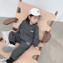 Recommended Korean version of male and female children casual letter printing sports suit childrens cotton long sleeve sweater two-piece set 734