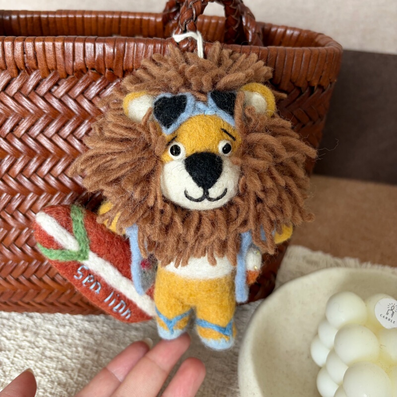 Nepalese Handmade Wool Felt Curly Lion and Tiger Bag Charms, Cute and Delicate Cartoon Bag Pendants, Felt Dolls Nepalese Handmade Wool Felt Curly Lion and Tiger Bag Charms, Cute and Delicate Cartoon Bag Pendants, Felt Dolls