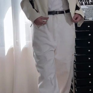 你的短款机车服夹克搭配