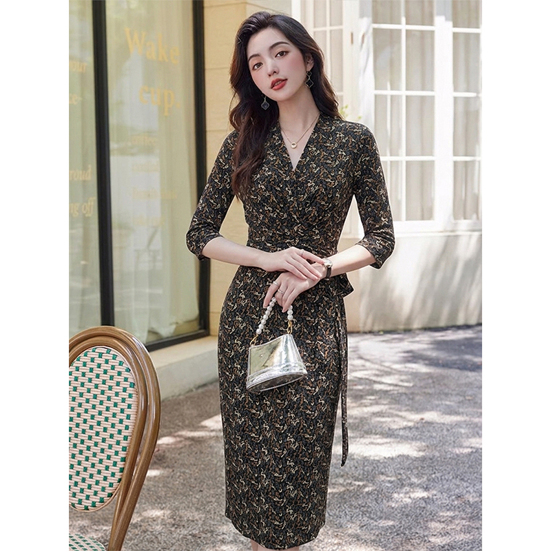 Wrap Dress: New Summer Vintage Commuter Style in Mist Brown with Floral Elastic Silk Wrap Dress, V-Neck Tie Slimming Dress Wrap Dress: New Summer Vintage Commuter Style in Mist Brown with Floral Elastic Silk Wrap Dress, V-Neck Tie Slimming Dress