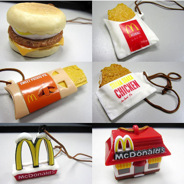 (Guangdong Spot) Hong Kong McDonald's McMak hangs a second bullet in a single pig's egg hut