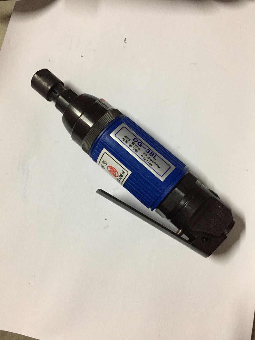 Physical shooting of the Korean Daewoo Pneumatic Sander Polished mill DG-38L DG-38S