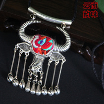 Original handmade retro literature and art fan Yunnan ethnic style old embroidery piece Miao silver versatile simple photo female Jewelry necklace