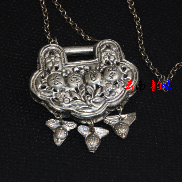 Ethnic style jewelry hundred locks old handmade classic Miao silver necklace long life lock safe lock retro long life hundred years old
