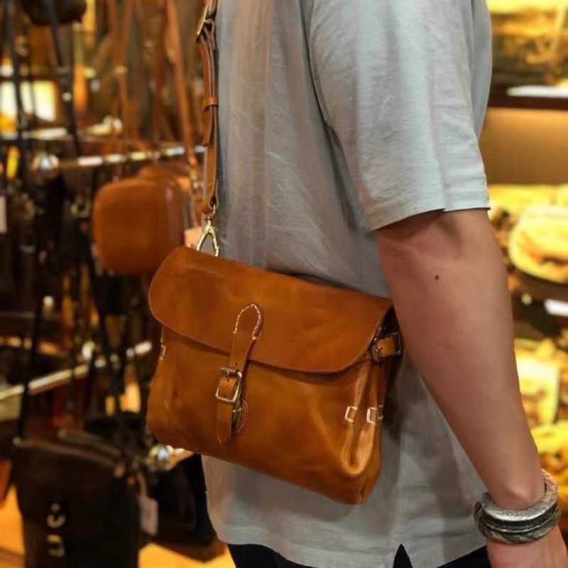 Niche New Men's Messenger Bag, Single Shoulder Bag, Retro Casual Crossbody Bag, Original Handmade Cowhide Crossbody Bag