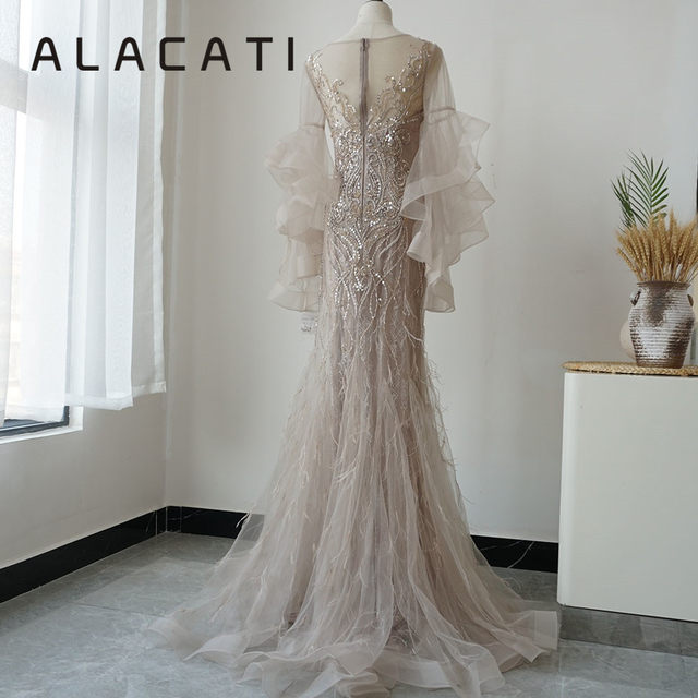 High-end luxury evening dress for women, fashionable and elegant fishtail length, feather embroidered beads, trumpet sleeves, super fairy performance exit