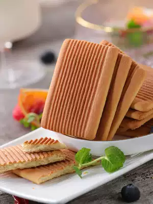 Russian imported biscuit small hedgehog breakfast cake milk fragrance rich crisp delicious casual snack original 380g