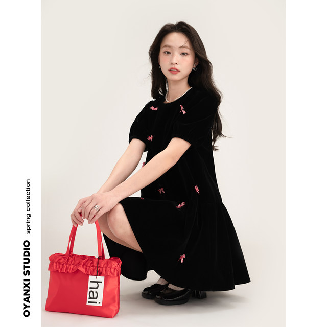 Ouyang Xi <Black Qiao Wish> ພາກຮຽນ spring butterfly round neck skirt fashionable and versatile loose flesh-covering dress