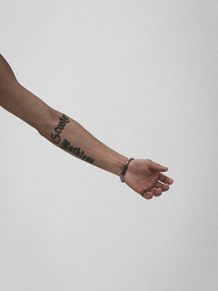 UNTILWERICH street trend shaped black pearl hand chain male stitching hip-hop rap ins cold wind hand string