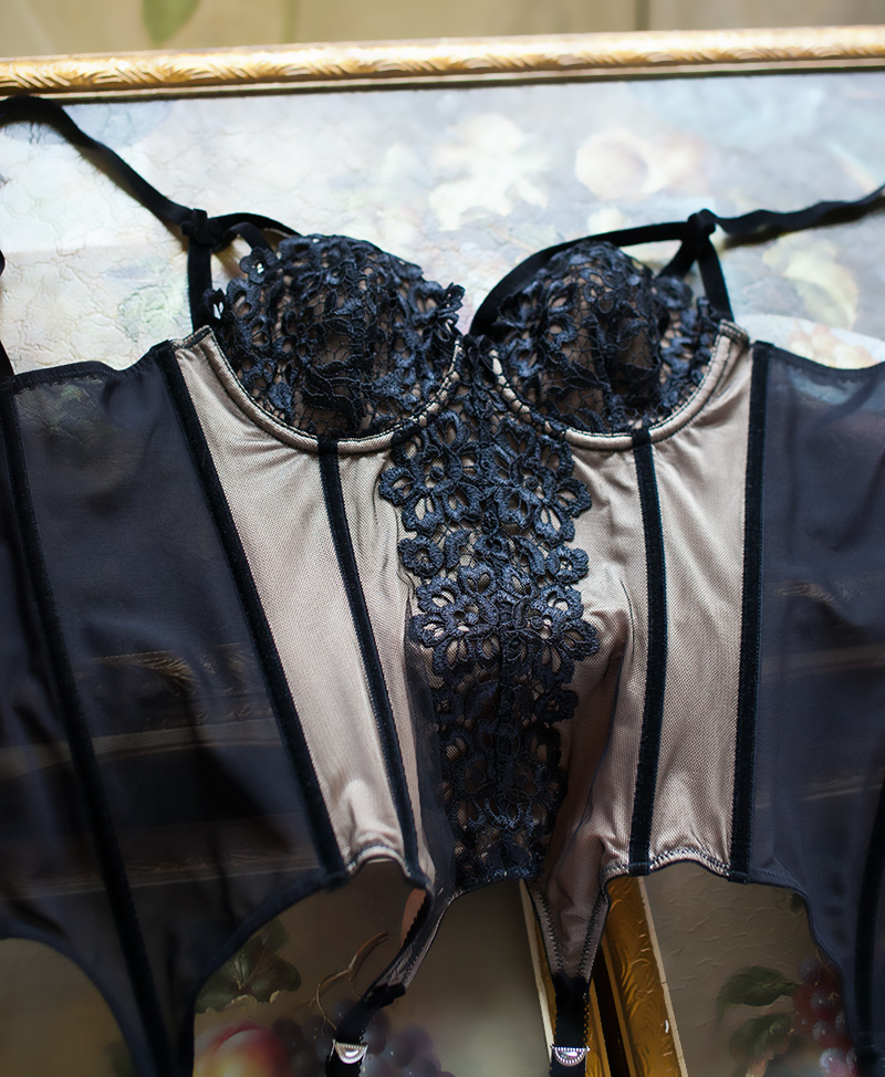 Boutique lady garter corset nước hòa tan ren mỏng phần xương rỗng màu da đen gợi cảm đồ lót gen định hình